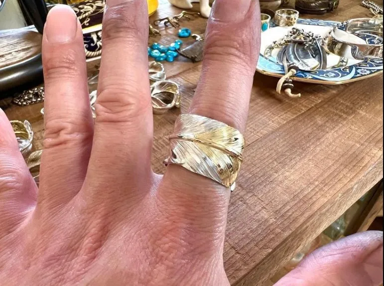 Albatory Tip Gold Feather Ring