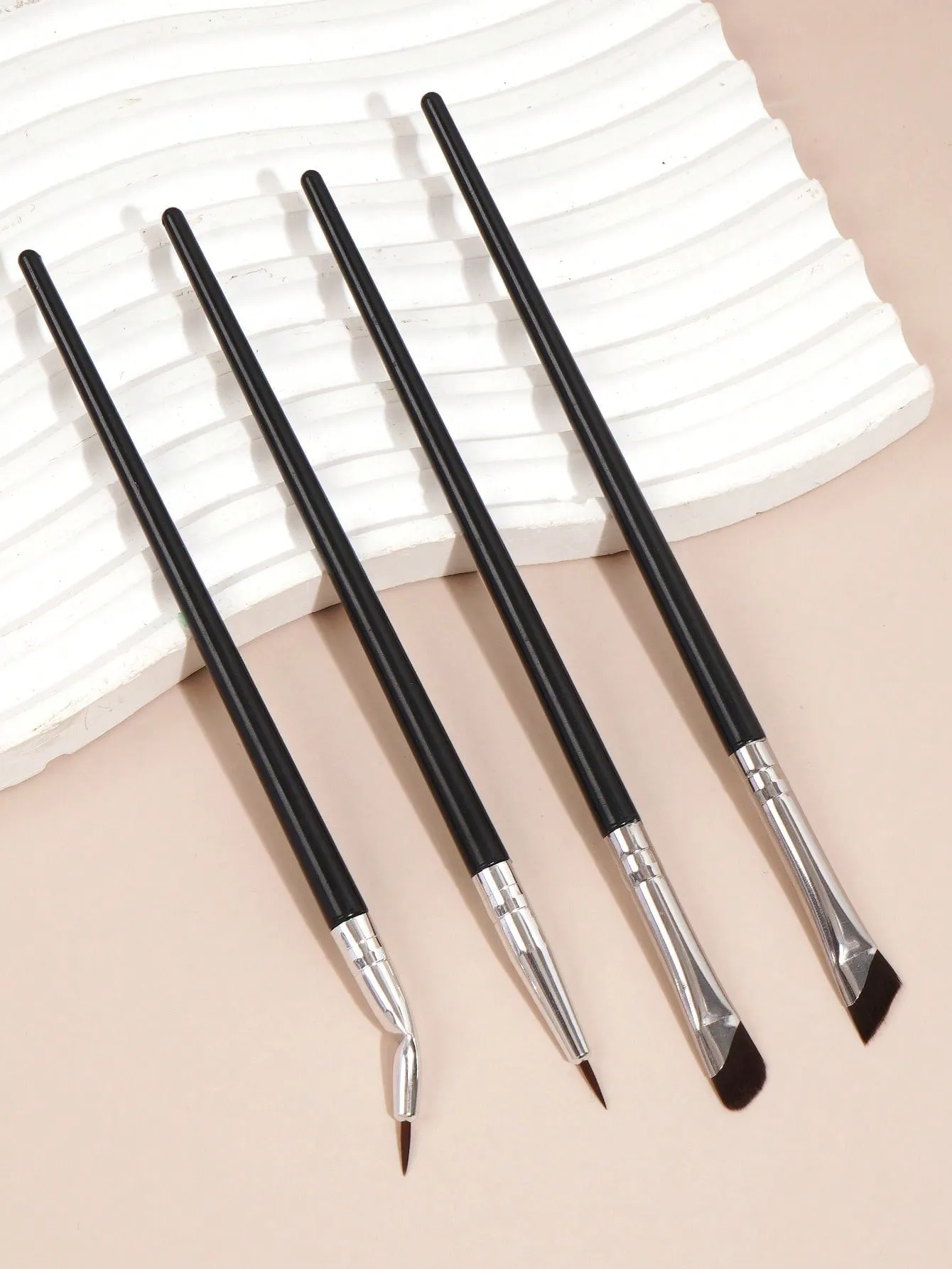 MAANGE 4pcs Professional Eye Makeup Brush Set,Eye Shadow Brush,Eyebrow Brush,Eyeliner Brush,Makeup Tools With Soft Fiber For Easy Carrying,Brush For Travel