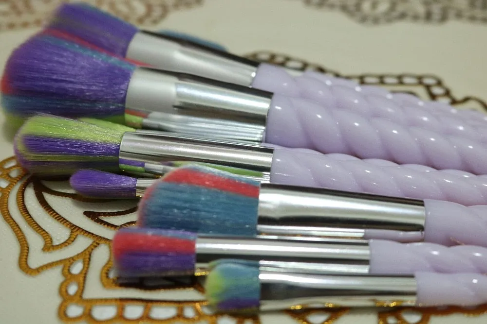 Professional 10PCS Spiral White Handle Makeup Brushes